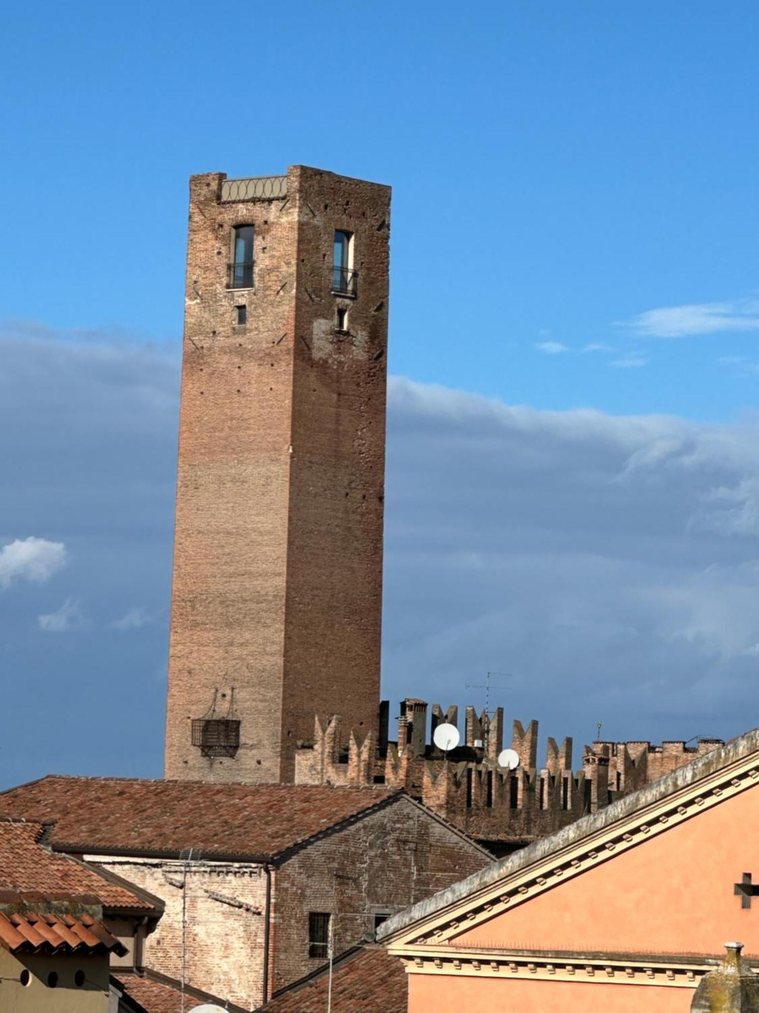 Appartamento Mansarda Le Torri Mantova Esterno foto